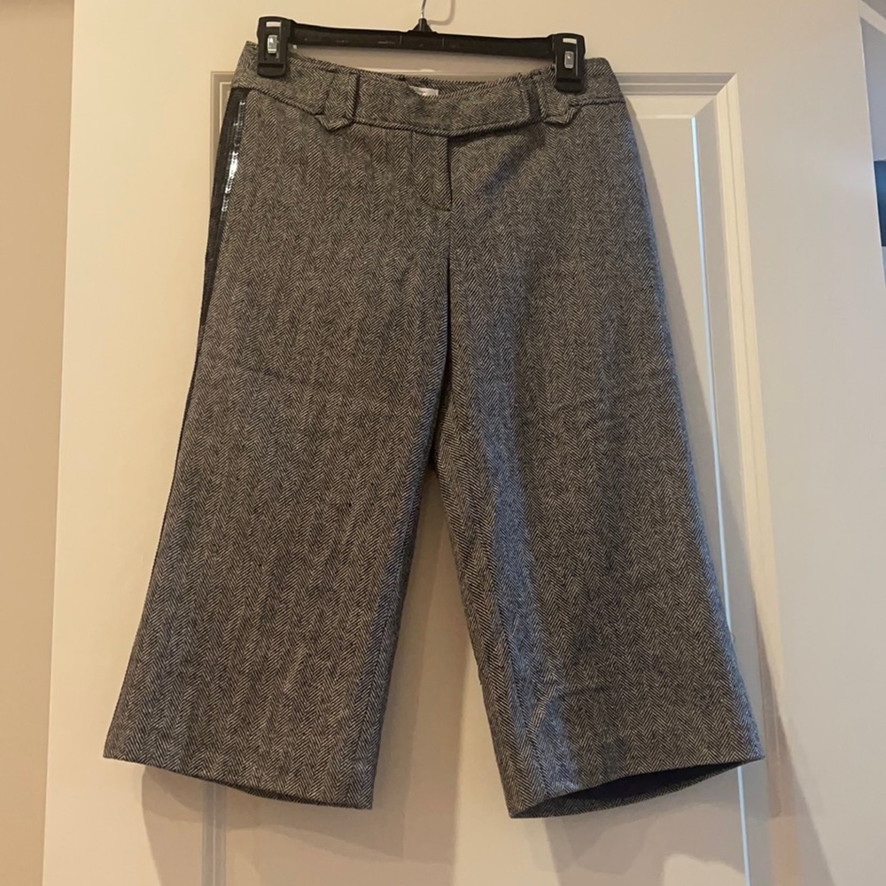 Women’s black and gray Capri dress pants